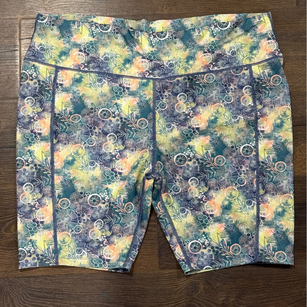 Brisas Floral Patterned Athletic Shorts